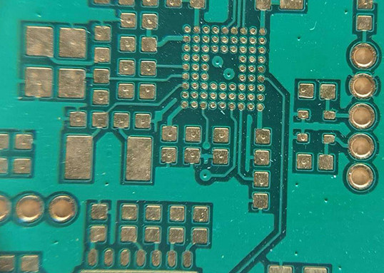 自動插件機(jī)和PCB盤中孔工藝