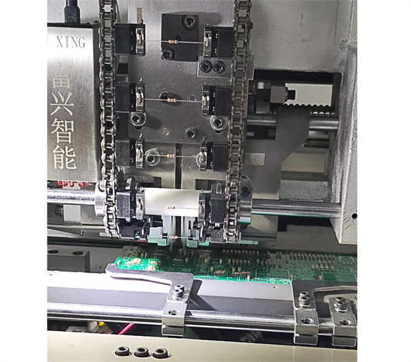 SMT生產(chǎn)中提高插件機(jī)設(shè)備生產(chǎn)效率，這些就夠了